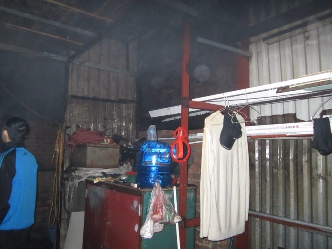 Bất cẩn khi đun bếp củi, nhà kho cháy rụi - ảnh 3
